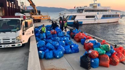 Rodos ve İstanköy Türkleri depremzedelere yardım gönderdi