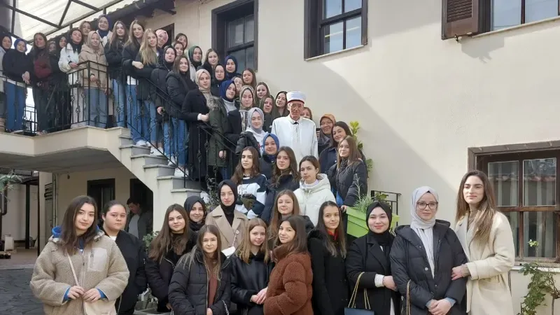 Genç Müftülük Şahin Kız Grubu’ndan anlamlı ziyaretler