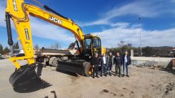 Kozlukebir Belediyesi yeni iş makinelerini teslim aldı