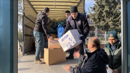 Bulgaristan'daki Türk toplumu Türkiye'deki kardeşlerinin yardımına koştu