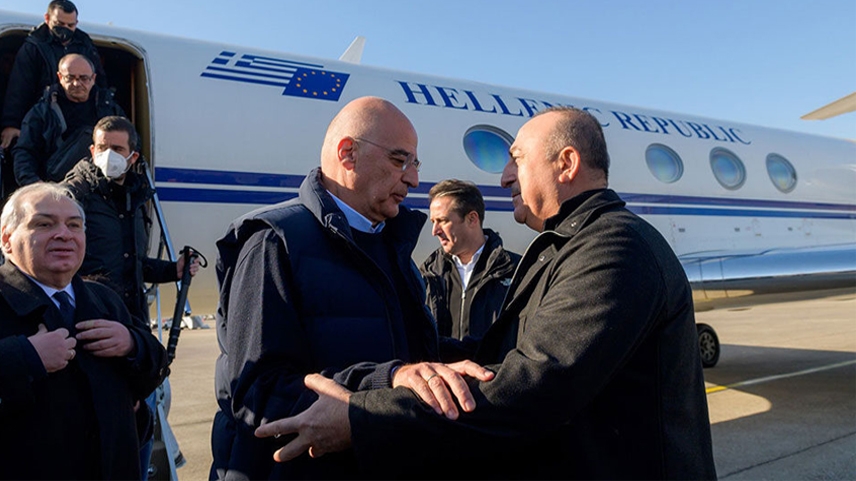 Depremlerden sonra Türkiye'nin Yunanistan'la ilişkilerinde olumlu hava