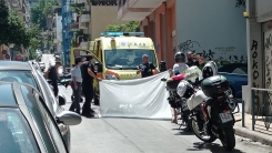 Balkondan düşen kadın hayatını kaybetti