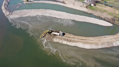 Meriç Nehri’nde kum temizliği yapılıyor