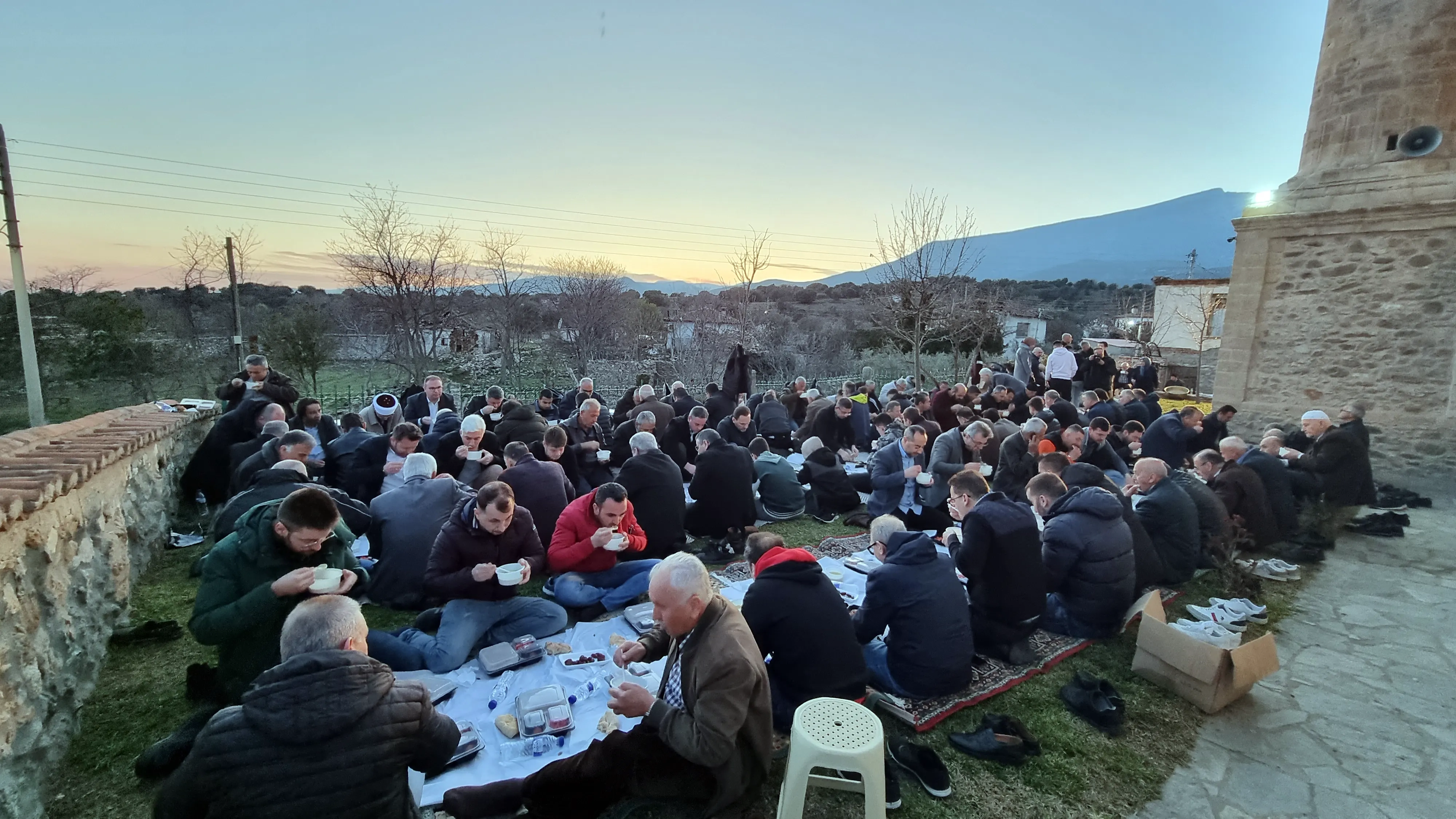 Geleneksel Fecirli (Fıçıllı) iftarı yüksek katılımla gerçekleşti