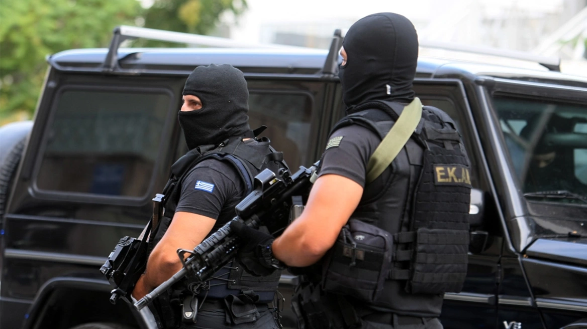 Atina’da terör saldırısı planladığı öne sürülen iki kişi gözaltına alındı