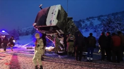 Yolcu otobüsü devrildi: 2 ölü, 21 yaralı