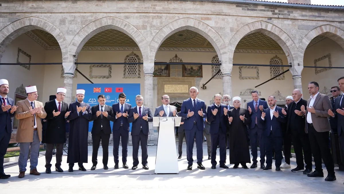 Üsküp Sultan Murat Camii törenle açıldı