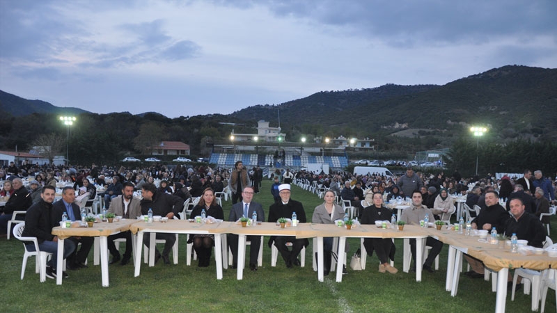 Yassıköy iftarı binlerce soydaşı aynı sofrada buluşturdu