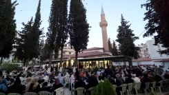 İskeçe Çınar Camii’nde iftar ve Kur’an ziyafeti