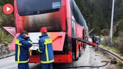 52 öğrenci taşıyan otobüs alevler içinde kaldı
