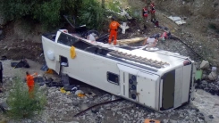 Otobüs dereye yuvarlandı: 10 ölü, 25 yaralı
