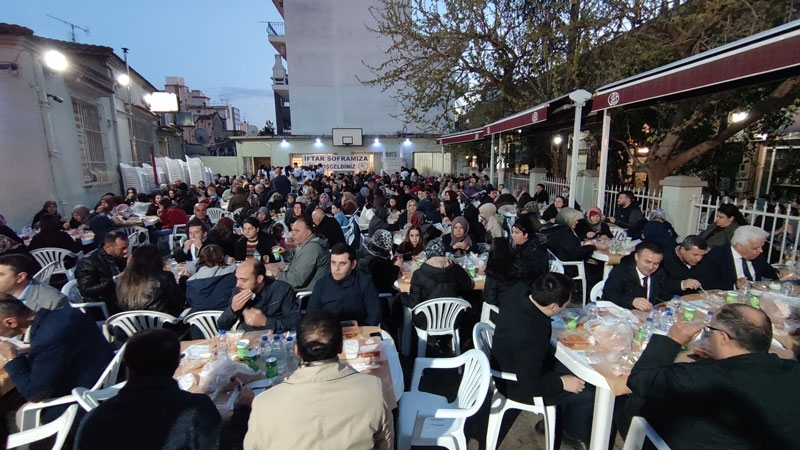 FOTO HABER | Gümülcine Türk Gençler Birliği bahçesinde muhteşem iftar