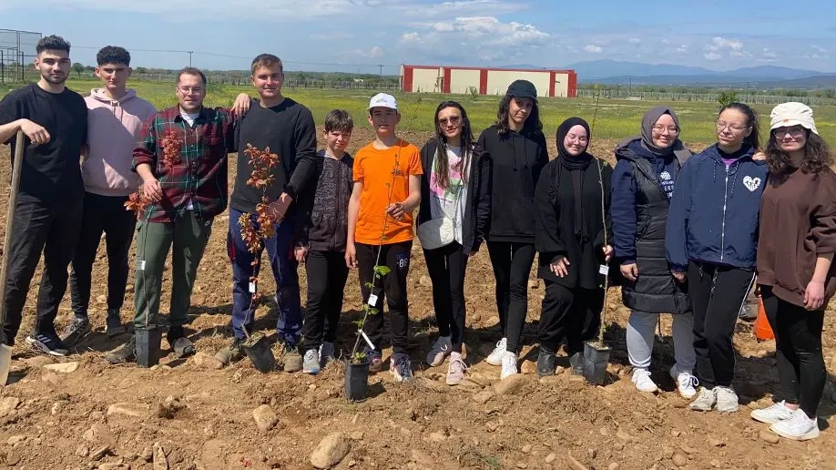 Kozlukebir gençlerinden fidan dikimi kampanyası