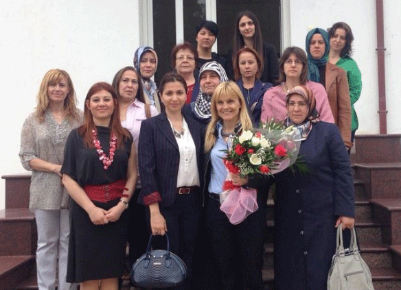 Başkonsolos'un eşi Hülya Akıncı Zihinsel Engelliler Merkezi’ni Ziyaret Etti