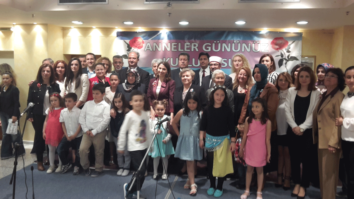İskeçe Türk Birliği Kadınlar Kolu'ndan Muhteşem Anneler Günü Etkinliği