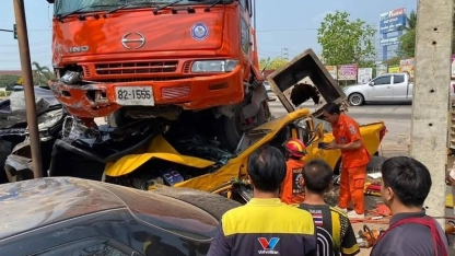 Feci kazada kamyon araçları biçti: 2 ölü, 5 yaralı