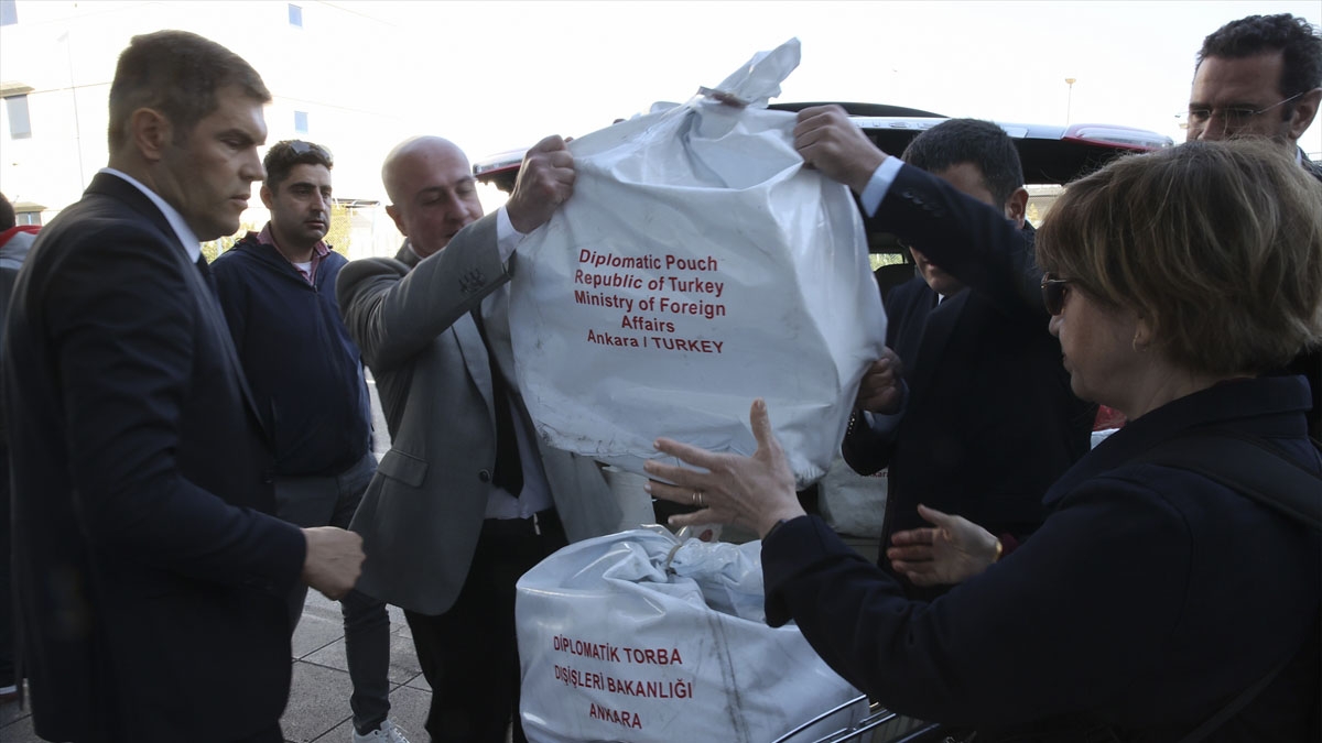 Yunanistan'da kullanılan oylar Türkiye'ye gönderildi