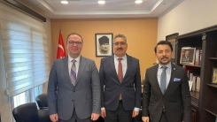 Rektör Prof. Dr. Mümin Şahin, Başkonsolos Ünal'ı ziyaret etti