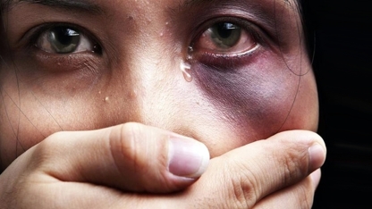 Avrupa'da her 3 kadından biri şiddet görüyor