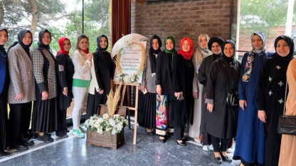 BTTDD Kadın Kolları Anneler Günü’nü depremzede annelerle kutladı