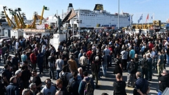 Yunanistan'da tersane çalışanları grevi uzattı