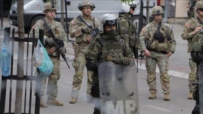 NATO, Kosova'nın kuzeyinde birliklerini arttırdı