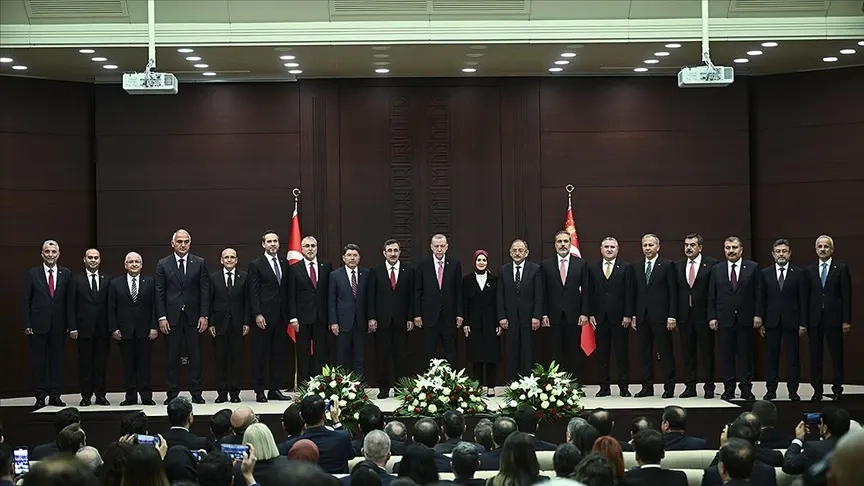 Türkiye Cumhurbaşkanı Erdoğan yeni kabineyi açıkladı
