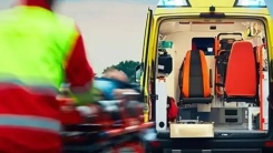 Feci kaza: Yolun karşısına geçerken otomobil ezdi