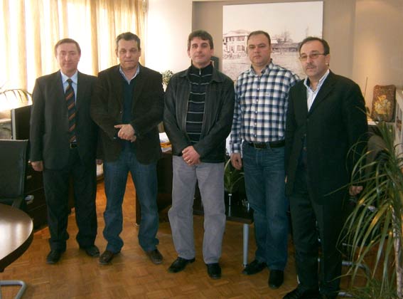 Celâl Bayar Lisesi Encümenlerinden Belediye Başkanı Petridis’e Ziyaret