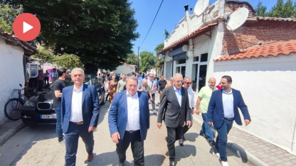 YDP'li bakanlar Avramopulos ve Staikuras Kırmahalle'yi ziyaret etti