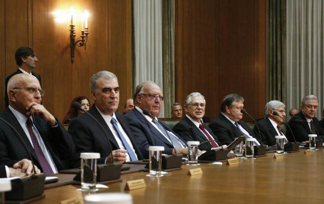 Papadimos’tan Kabine Değişikliği