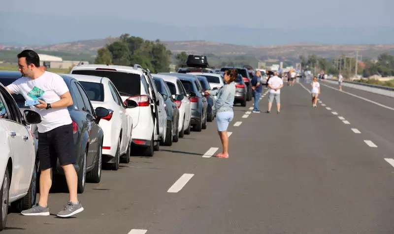 İpsala Sınır Kapısı'nda 10 kilometrelik araç kuyruğu