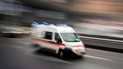 Genç kız onlarca metre yükseklikten atladı!