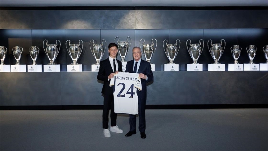 Real Madrid, yeni transferi Arda Güler'i tanıttı