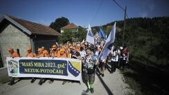 Srebrenitsa'da soykırımdan kaçanların kullandığı güzergahta "Barış Yürüyüşü" başladı