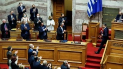 Hükümet parlamentodan güvenoyu aldı