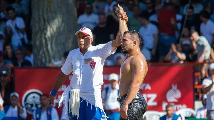 Kırkpınar’da başpehlivan Yusuf Can Zeybek oldu