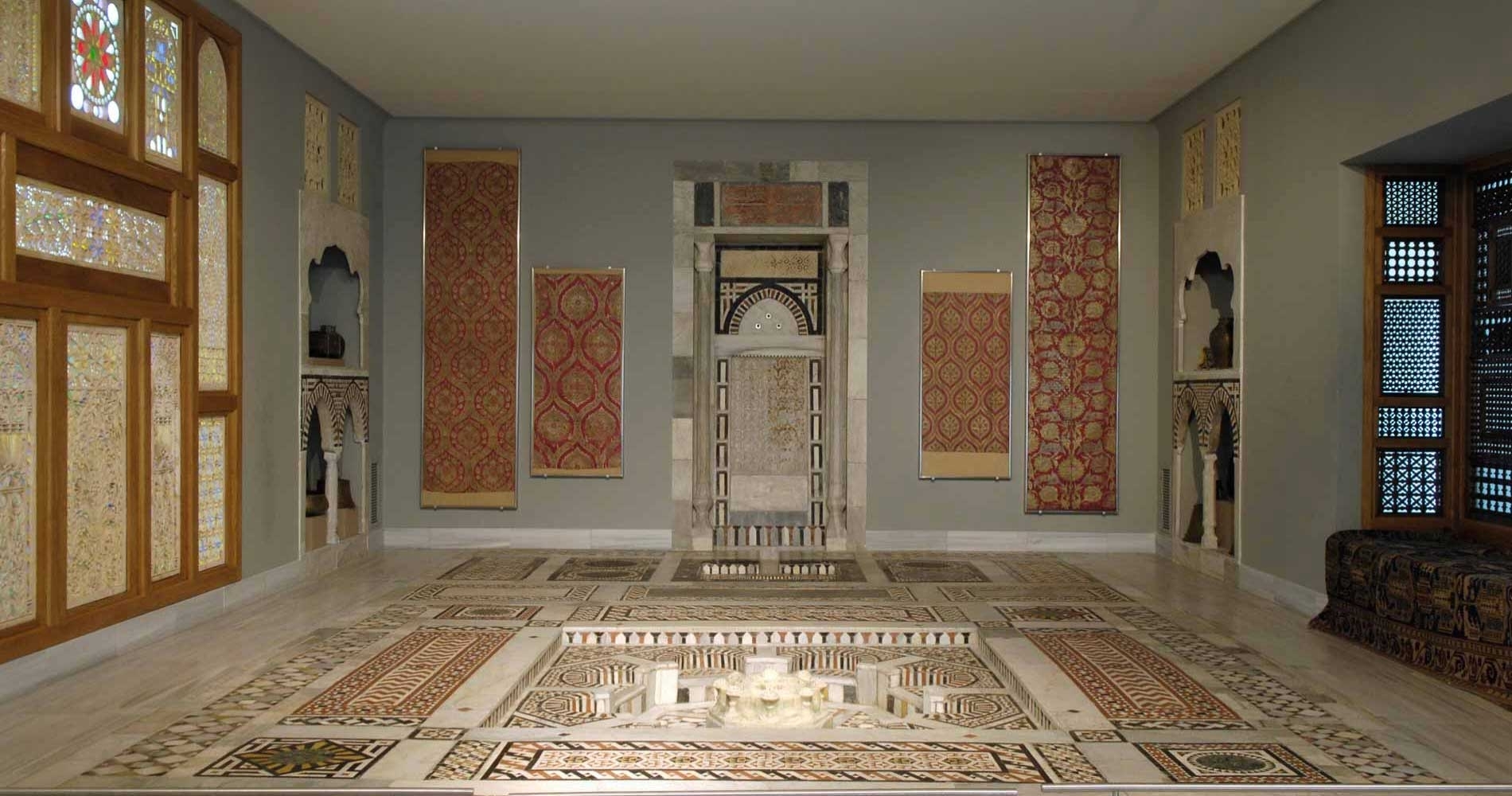 Atina'daki Benaki İslam Sanatları Müzesi 12 binden fazla eseri sergiliyor
