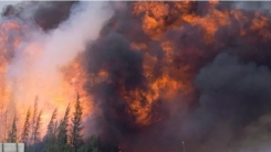 Orman yangınlarında iki itfaiyeci canından oldu