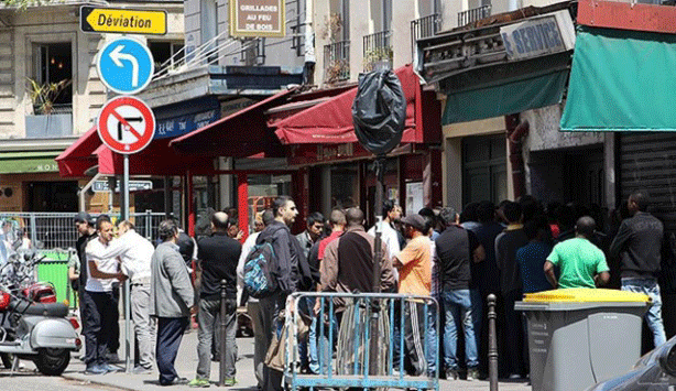 Fransa'da Müslümanlar İbadet Yeri Sıkıntısı Çekiyor