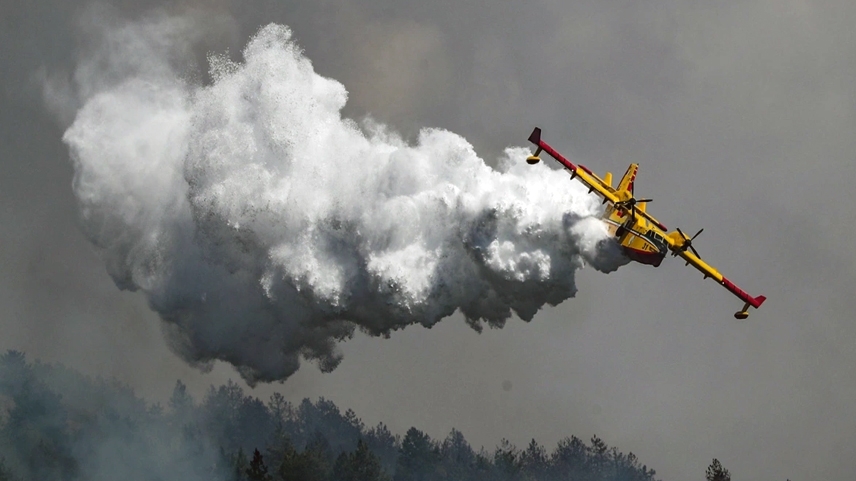 AB, Yunanistan'a 4 yangın söndürme uçağı gönderecek