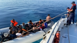 Geri itilen 130 düzensiz göçmen  kurtarıldı