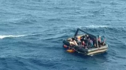 Yunanistan unsurlarınca geri itilen göçmenler kurtarıldı