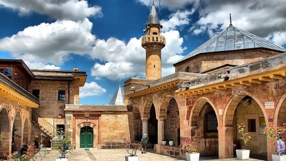 Hacı Bektaş Veli'nin fikir ve düşünceleri insanlığın yolunu aydınlatıyor