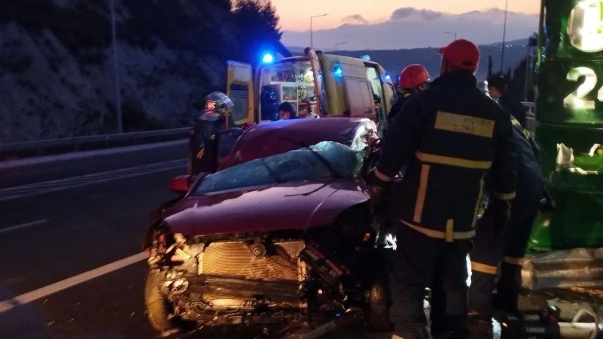 Σκοτώθηκαν σε τροχαίο πατέρας και γιος