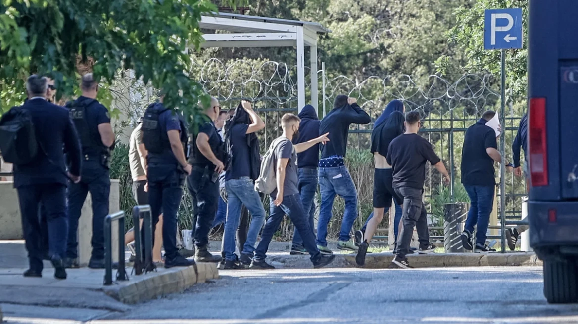 AEK taraftarının öldüğü kavgaya karıştıkları iddiasıyla 105 taraftar tutuklu yargılanacak