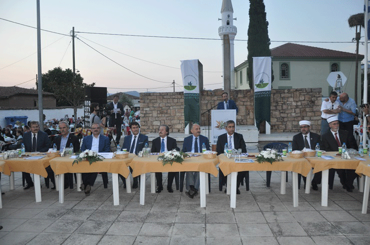 Sağlık Bakanı Müezzinoğlu Kozlukebir iftarına katıldı
