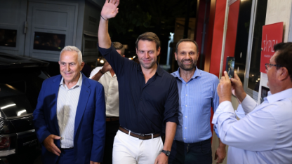 SYRIZA'nın yeni lideri Kaselakis, görevi Çipras'tan devraldı