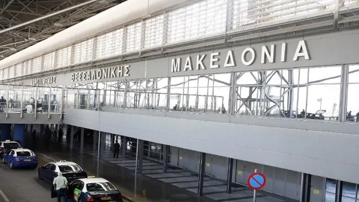 Uçak, sarhoş yolcu nedeniyle Selanik'e acil iniş yaptı