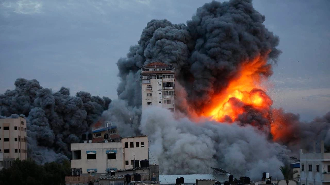 Gazze'ye Hiroşima'ya atılanın bir buçuk katı bomba atıldı